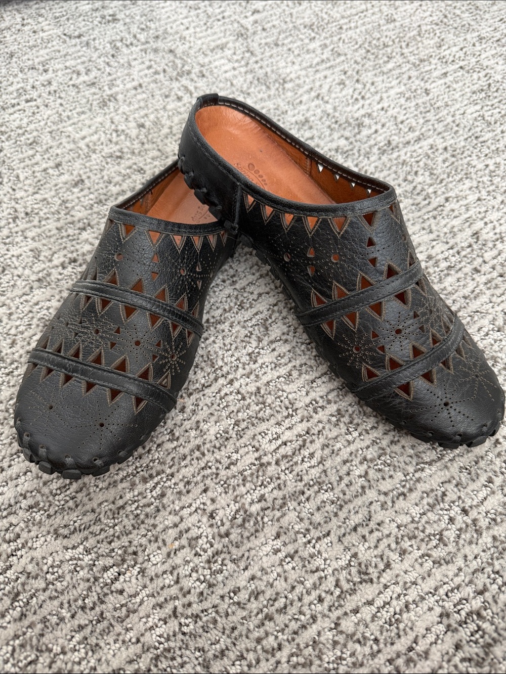 Spring Step Women's Black Laser-Cut Slip-On Leather Mules Size 39 or 8.5US
